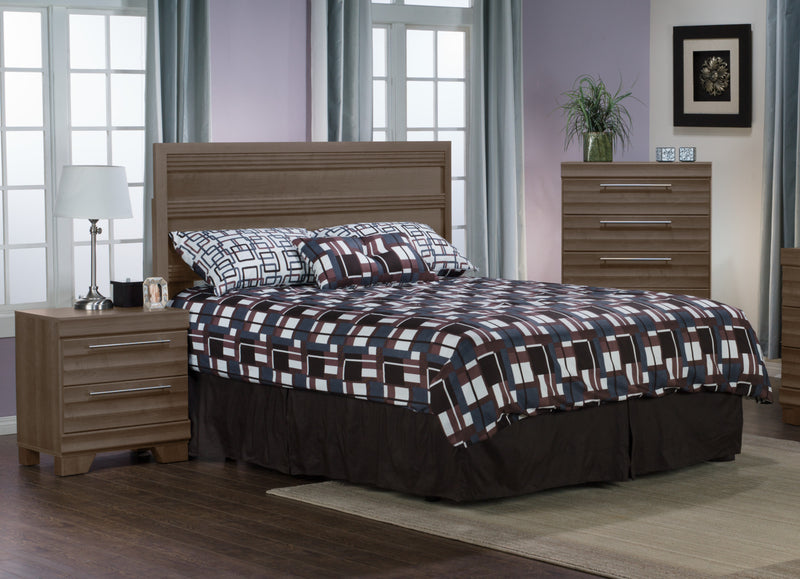 Ens. de chambre à coucher Olivia 5 pièces avec grand lit, commode verticale et table de nuit - gris