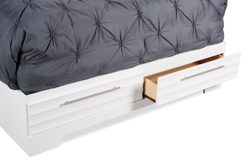 Ensemble de chambre à coucher Olivia 5 pièces fabriqué au Canada avec lit de rangement, commode et miroir, blanc - format grand lit