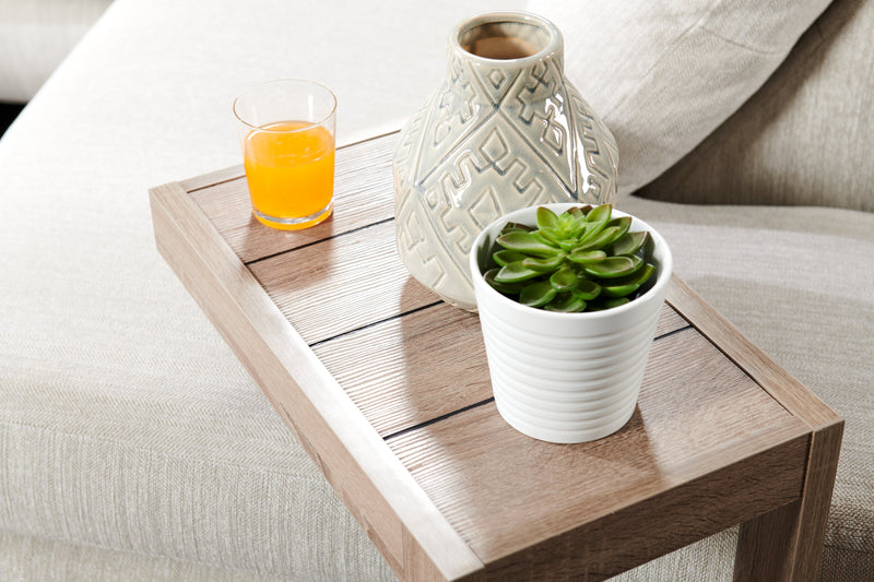 Table de fauteuil Orrie de 11,75 po en forme de C - taupe