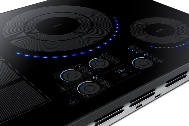 Surface de cuisson à induction intelligente Samsung de 30 po à 5 éléments avec zone polyvalente et technologie Virtual FlameMC - acier inoxydable noir - NZ30K7880UG/AA