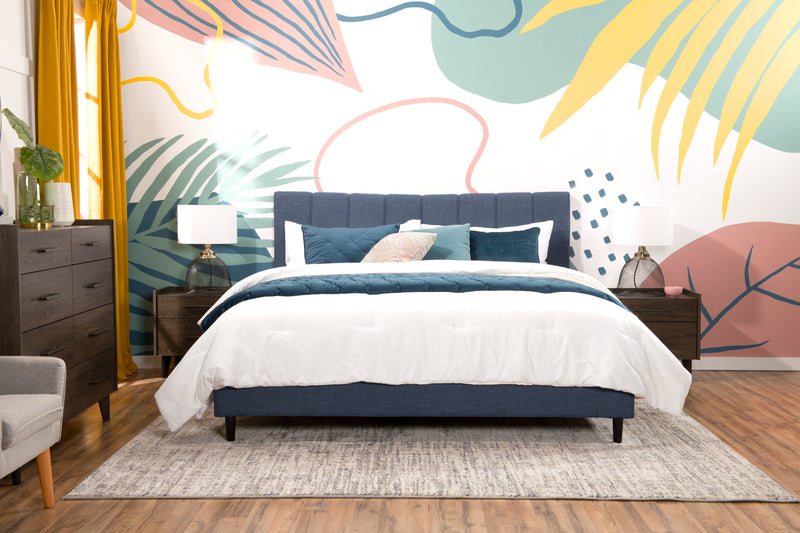 Lit plateforme rembourré Paseo en tissu bleu marine - format très grand lit