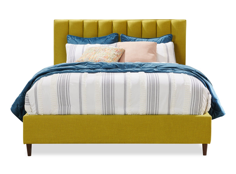 Lit plateforme rembourré Rain de Kort & Co. en tissu vert capitonné - format grand lit