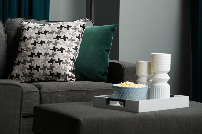 Sofa Sawyer de 83 po fabriqué au Canada en tissu d’apparence lin avec coussins réversibles et coussins décoratifs - gris anthracite