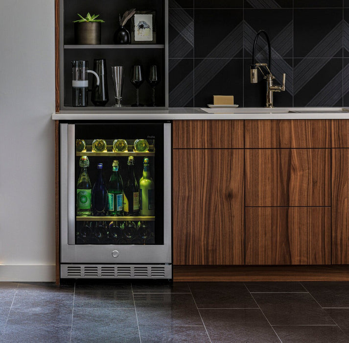 Réfrigérateur Profile de 5,1 pi³ et de 24 po avec zone de boissons Beverage CenterMC - acier inoxydable - PVS06BSPSS