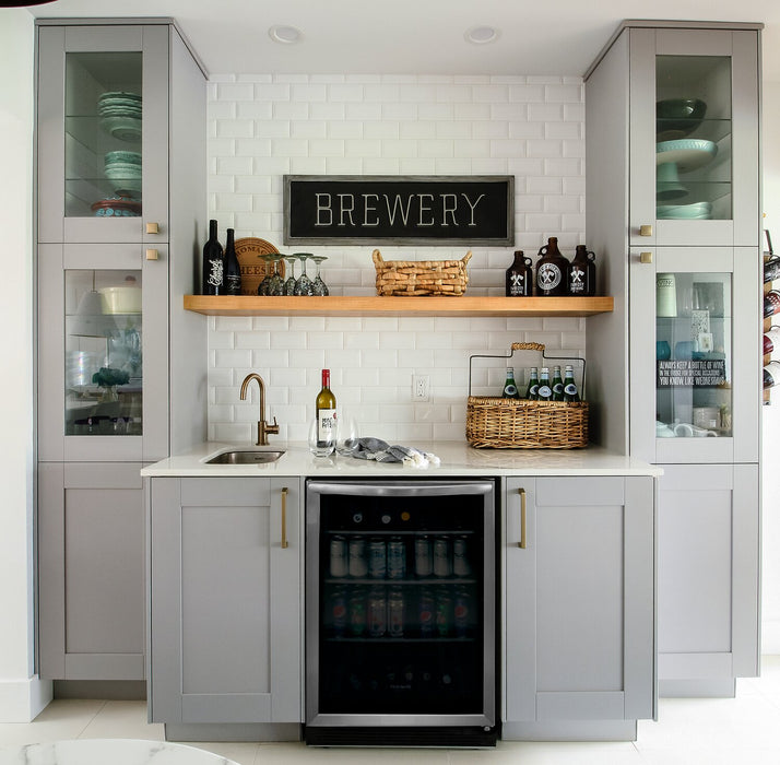 Réfrigérateur Frigidaire Gallery de 5,3 pi³ et de 23,4 po avec refroidisseur à boissons - acier inoxydable - FGBC5334VS