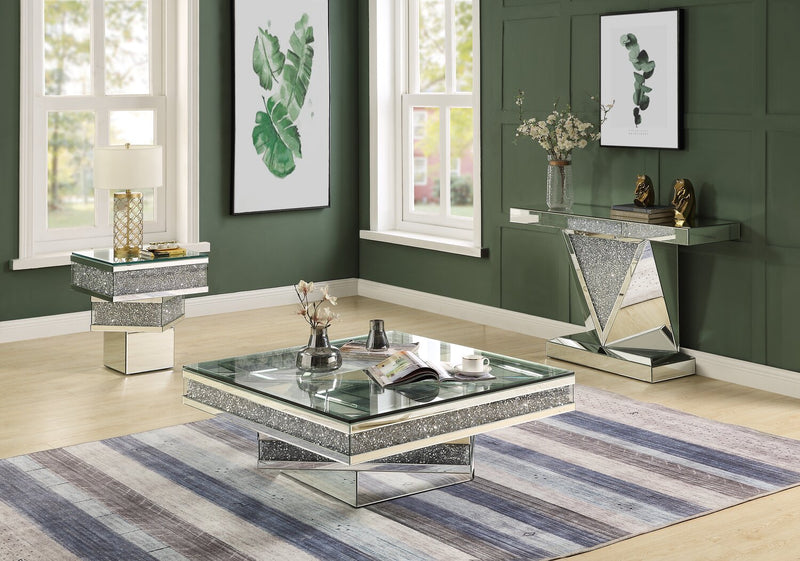 Table de bout somptueuse Rosie de 20 po avec dessus en miroir et en verre - métal argenté avec pattes à apparence de diamant