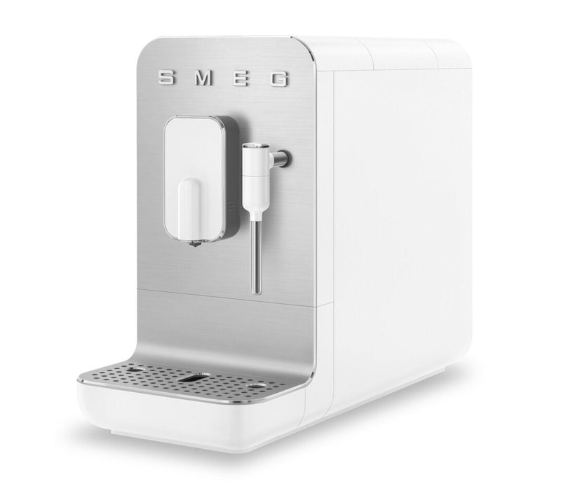 Machine à espresso Smeg entièrement automatique avec buse vapeur - BCC12WHMUS