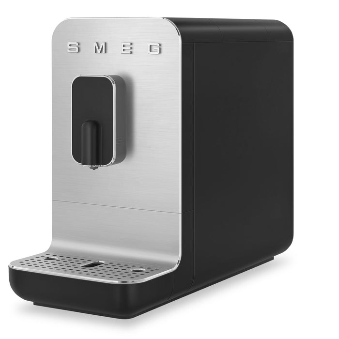 Machine à espresso Smeg entièrement automatique - BCC01BLMUS
