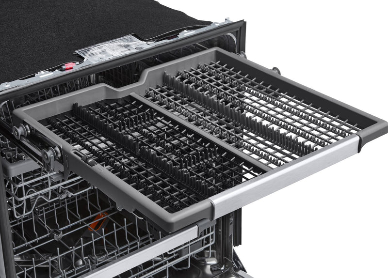 Lave-vaisselle intelligent encastré LG Studio à 40 dBA de 24 po avec commandes sur le dessus et QuadWashMC Pro - acier inoxydable Smudge-ProofMD - SDWB24S3