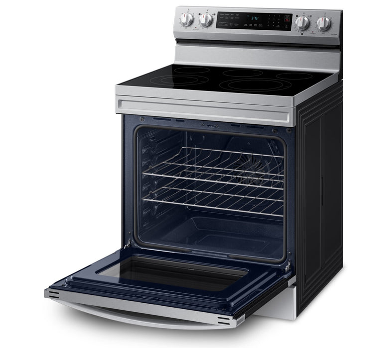 Cuisinière intelligente électrique amovible Samsung de 6,3 pi³ avec friture à air - acier inoxydable - NE63A6511SS/AC