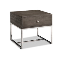 Table de bout moderne Echo de 24 po avec rangement - brune avec pattes en métal argenté