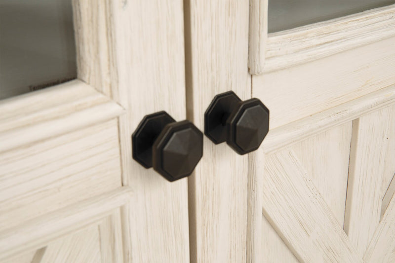 Meuble pour téléviseur rustique Bolanburg de 75 po avec rangement et système de gestion des câbles pour téléviseurs jusqu’à 85 po - blanc antique 