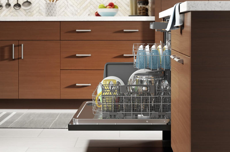 Lave-vaisselle encastré Whirlpool de 24 po et de 47 dBA avec commandes sur le dessus et 3e panier - acier inoxydable noir résistant aux traces de doigts - WDT750SAKV