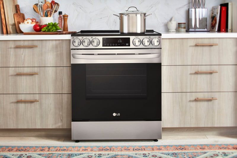Cuisinière intelligente électrique LG de 6,3 pi³ avec friture à air et convection par ventilateur - acier inoxydable Smudge-ProofMD - LSEL6333F