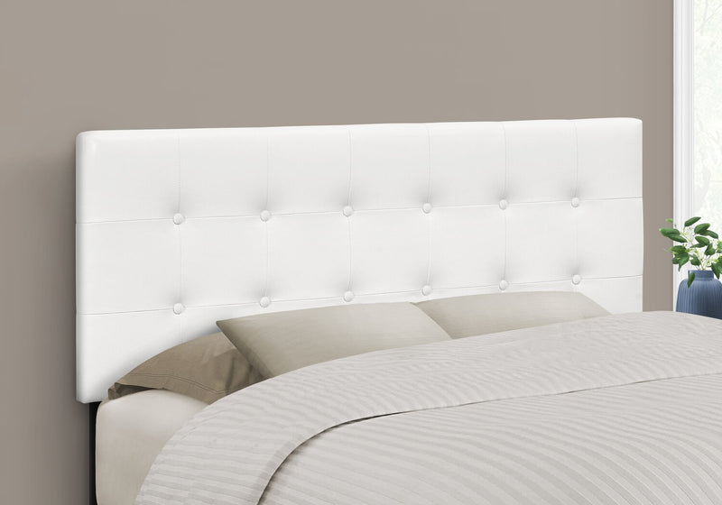 Tête de lit rembourrée Estel en tissu de cuir végétalien blanc avec capitonnage à boutons - format lit double