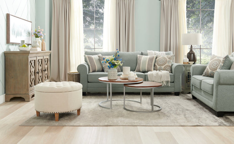 Causeuse Tula de 65 po fabriquée au Canada en tissu avec accoudoirs enroulés et coussins décoratifs - gris brume 