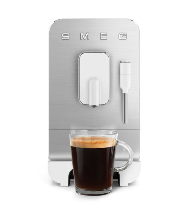 Machine à espresso Smeg entièrement automatique avec buse vapeur - BCC12WHMUS