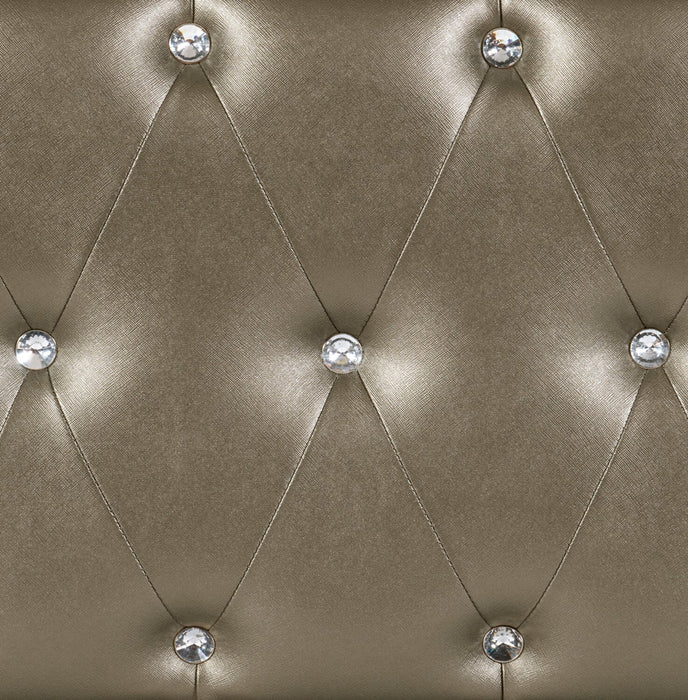 Lit à panneau Tyra somptueux en cuir végétalien avec tête de lit, cadre de lit et capitonnage à boutons, champagne - format très grand lit