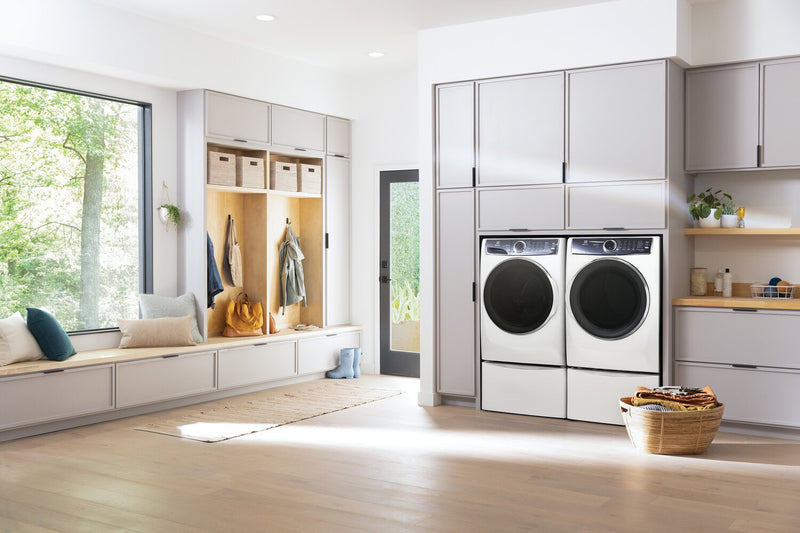 Laveuse à chargement frontal de 5,2 pi³ et sécheuse électrique de 8 pi³ de Electrolux – blanches