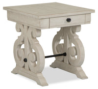 Table de bout traditionnelle Bronwyn de 22 po avec rangement - pin albâtre avec base en bois à volutes