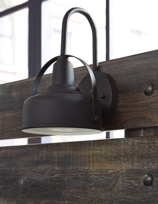 Lit à panneau Abby avec tête de lit, cadre, éclairage à DEL et port USB, brun - format très grand lit