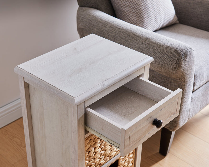 Table de fauteuil Jon de 15,5 po avec 2 paniers et tiroir - chêne blanc