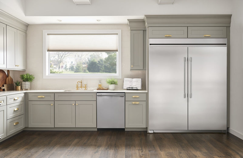 Réfrigérateur Frigidaire Professional de 19 pi³ et de 32,9 po à 1 porte - acier inoxydable Smudge-ProofMD - FPRU19F8WF