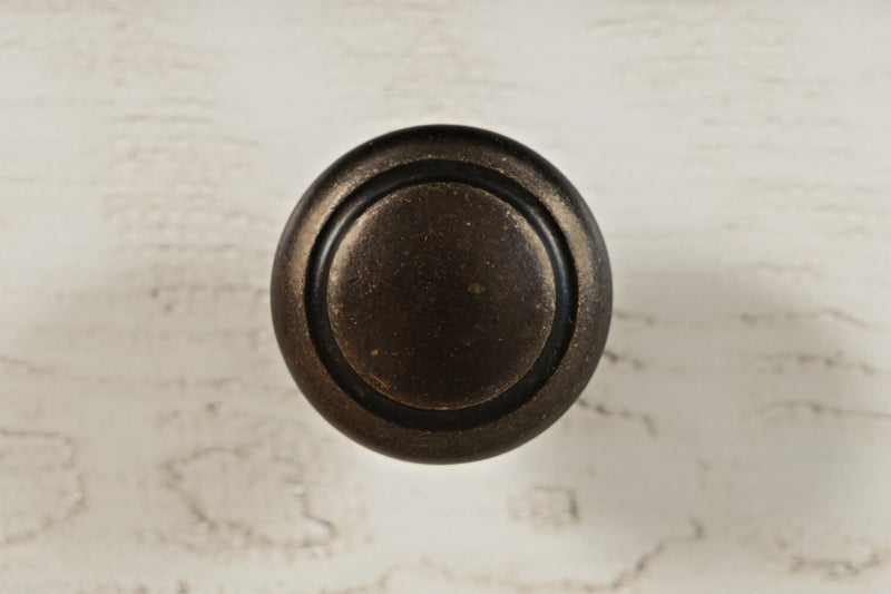 Bureau Madison County de 50 po à 3 tiroirs - blanc rétro avec brun de style bois de grange 