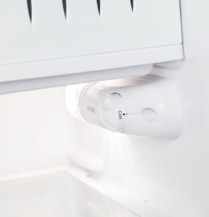 Mini réfrigérateur GE de 5,6 pi³ et de 24 po - blanc - GCE06GGHWW