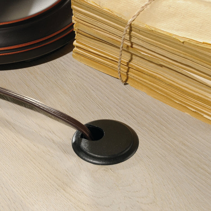 Bureau de direction Costa de 65,12 po à 7 tiroirs - marron blanchi