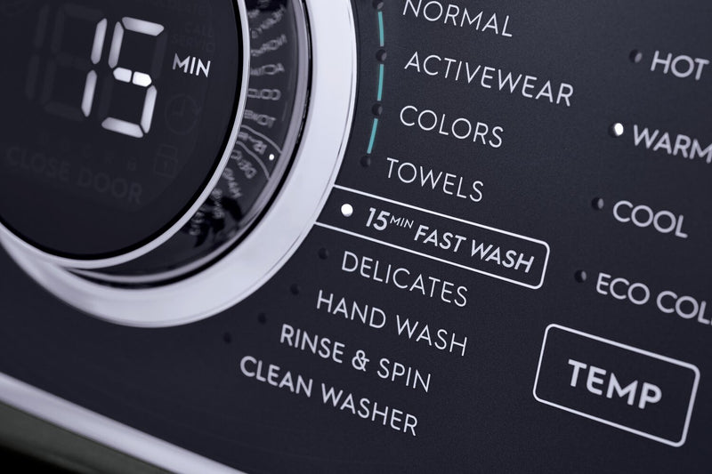 Laveuse à la vapeur haute efficacité Electrolux à chargement frontal de 5,2 pi³ - titane - superposable - ELFW7637AT