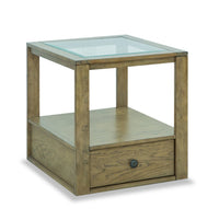 Table de bout traditionnelle Esme de 22 po avec dessus en verre, rangement et tablette - bois brun clair