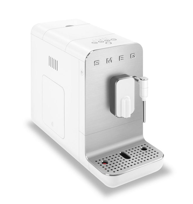 Machine à espresso Smeg entièrement automatique avec buse vapeur - BCC12WHMUS