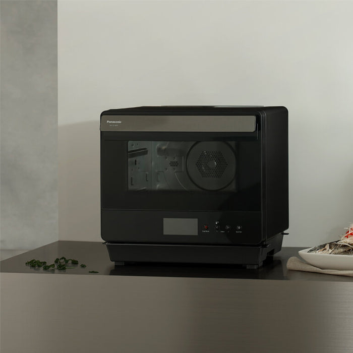 Four à micro-ondes de comptoir Panasonic de 0,7 pi³ avec four à la vapeur combiné et friture à air saine - noir - NUSC180B
