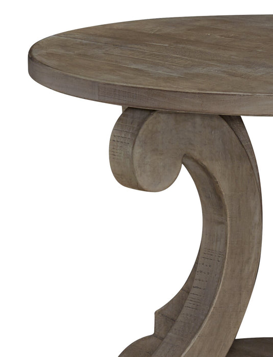 Table de bout ronde traditionnelle Tinley Park de 22 po avec tablette - pin gris-brun avec base à volutes