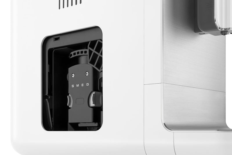 Machine à espresso Smeg entièrement automatique avec buse vapeur - BCC12WHMUS