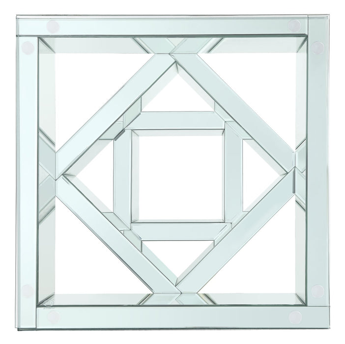 Table de bout somptueuse Rosie de 20 po avec dessus en miroir et en verre - métal argenté avec pattes à apparence de diamant