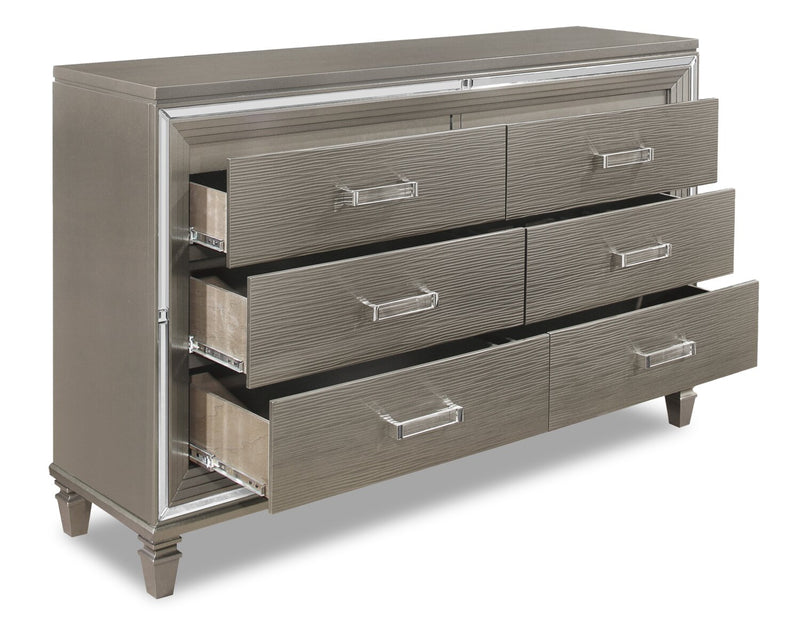Commode somptueuse Max de 66 po (L) x 41 po (H) à 6 tiroirs pour la chambre à coucher - argentée
