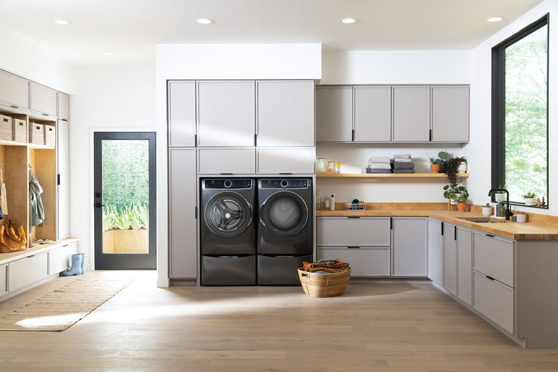 Laveuse à chargement frontal de 5,2 pi³ et sécheuse électrique de 8 pi³ de Electrolux – titanes