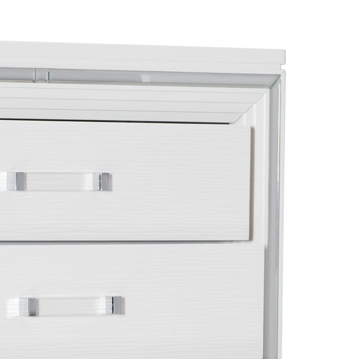 Commode verticale somptueuse Max de 38 po (L) x 54,3 po (H) à 5 tiroirs pour la chambre à coucher - blanche