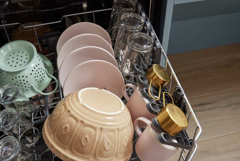 Lave-vaisselle encastré Whirlpool de 24 po et de 44 dBA avec commandes sur le dessus - blanc - WDT550SAPW