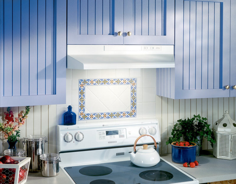 Hotte de cuisinière sous l'armoire Broan de série BU2 de 24 po - BU224WH