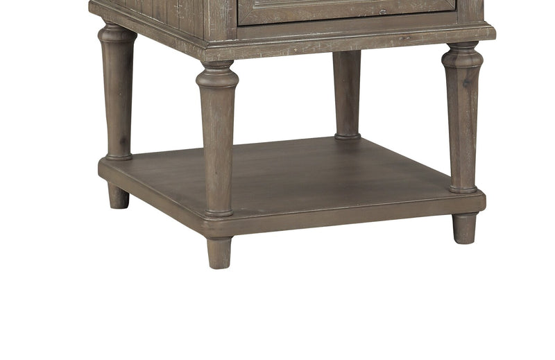 Table de bout rustique Winston de 22 po avec rangement et tablette - brun clair avec fini bois de grève