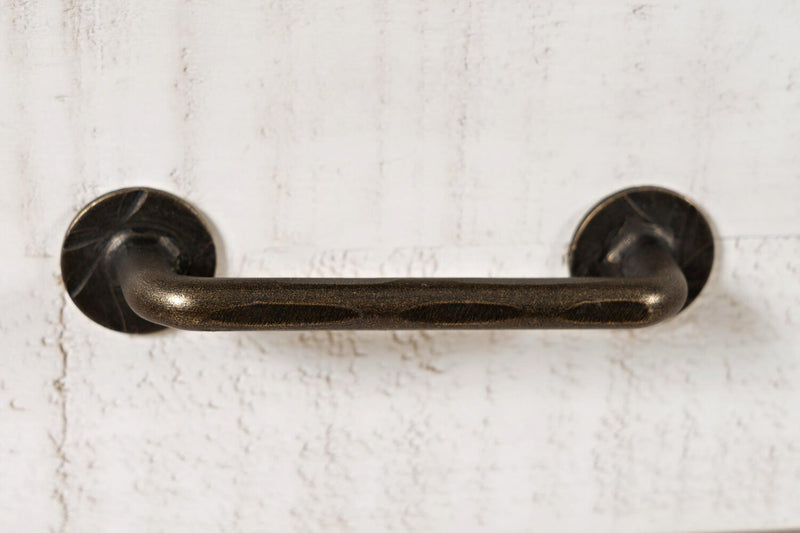 Table à café rustique Morgan de 48 po avec rangement, tablette et roulettes - blanche avec bois recyclé