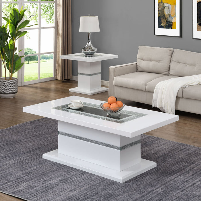 Table de bout somptueuse Garbo de 26 po - blanche et argentée avec touches de paillettes
