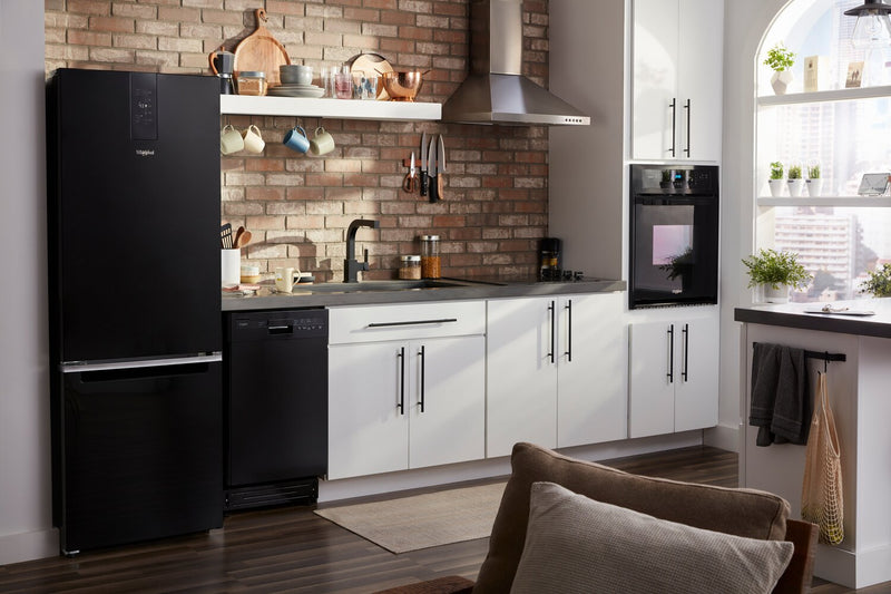 Réfrigérateur Whirlpool de 12,9 pi³ et de 24 po à congélateur inférieur - noir - WRB533CZJB
