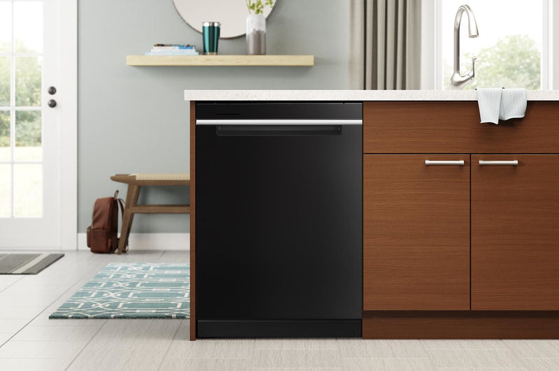 Lave-vaisselle encastré Whirlpool de 24 po et de 47 dBA avec commandes sur le dessus - noir - WDTA50SAKB