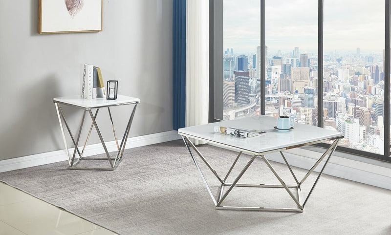 Table de bout carrée moderne Amanda de 21,5 po - dessus en marbre blanc avec base en métal chromé