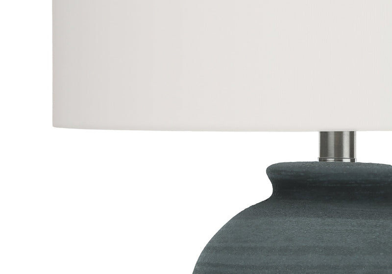 Lampe de table de 24 po en céramique bleue avec base argentée