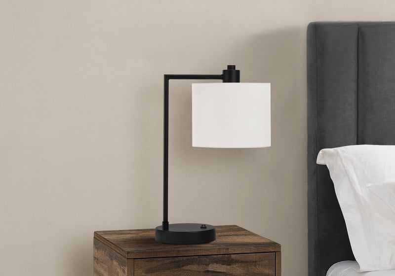 Lampe de table de 19 po en métal noir avec recharge USB